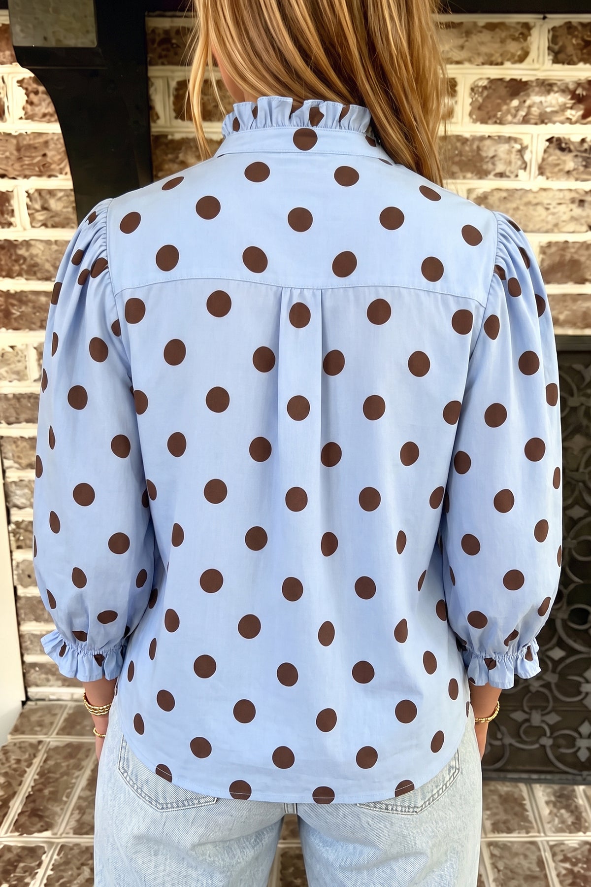 Blusa de lunares con volantes