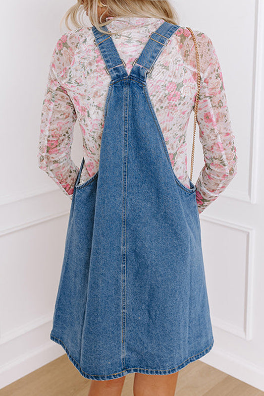 Vestido vaquero corto con botones y bolsillos
