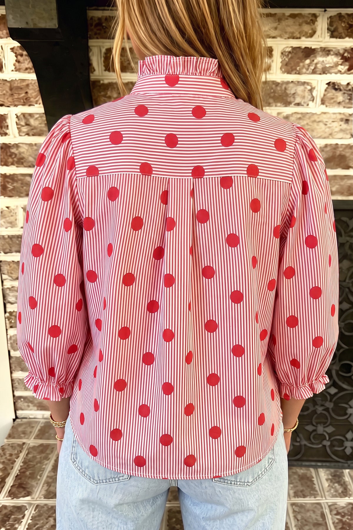 Blusa de lunares con volantes