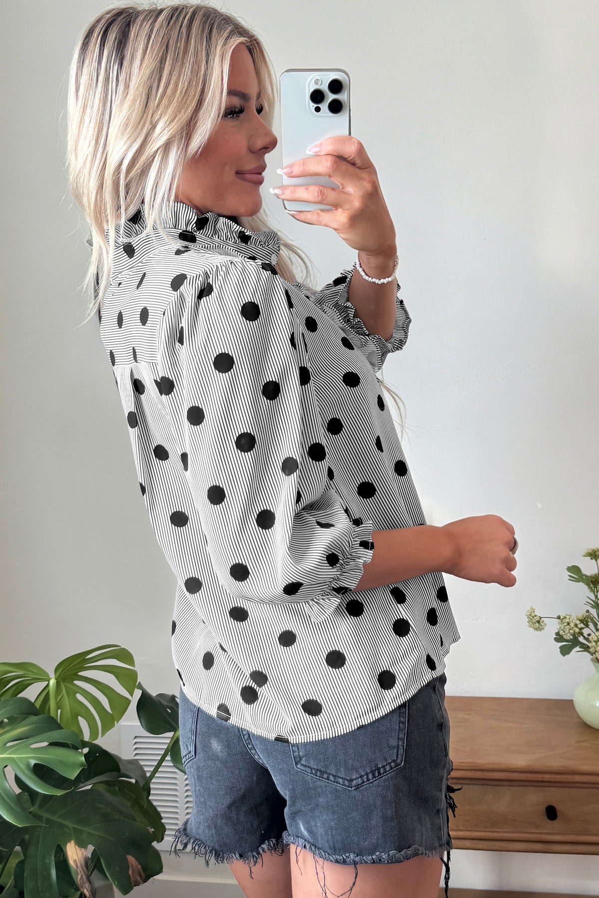 Blusa de lunares con volantes