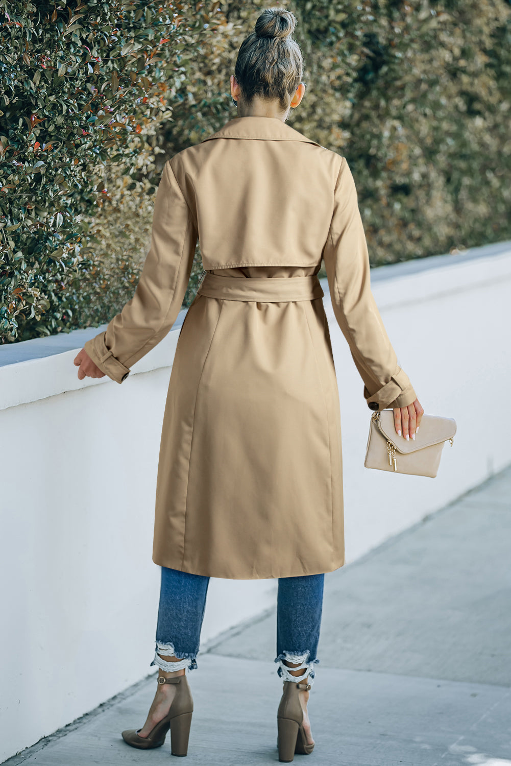 Gabardina con cinturón