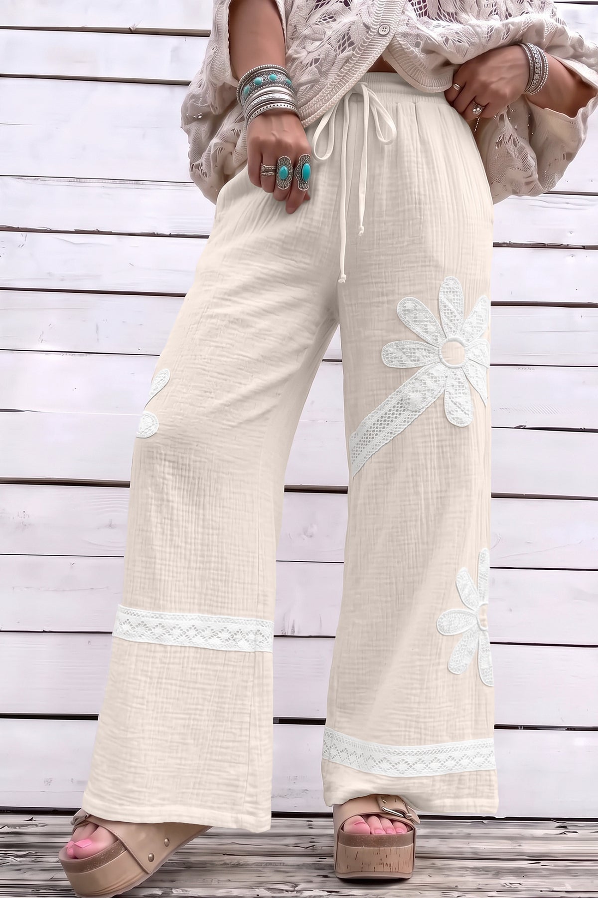 Pantalones blancos con encaje