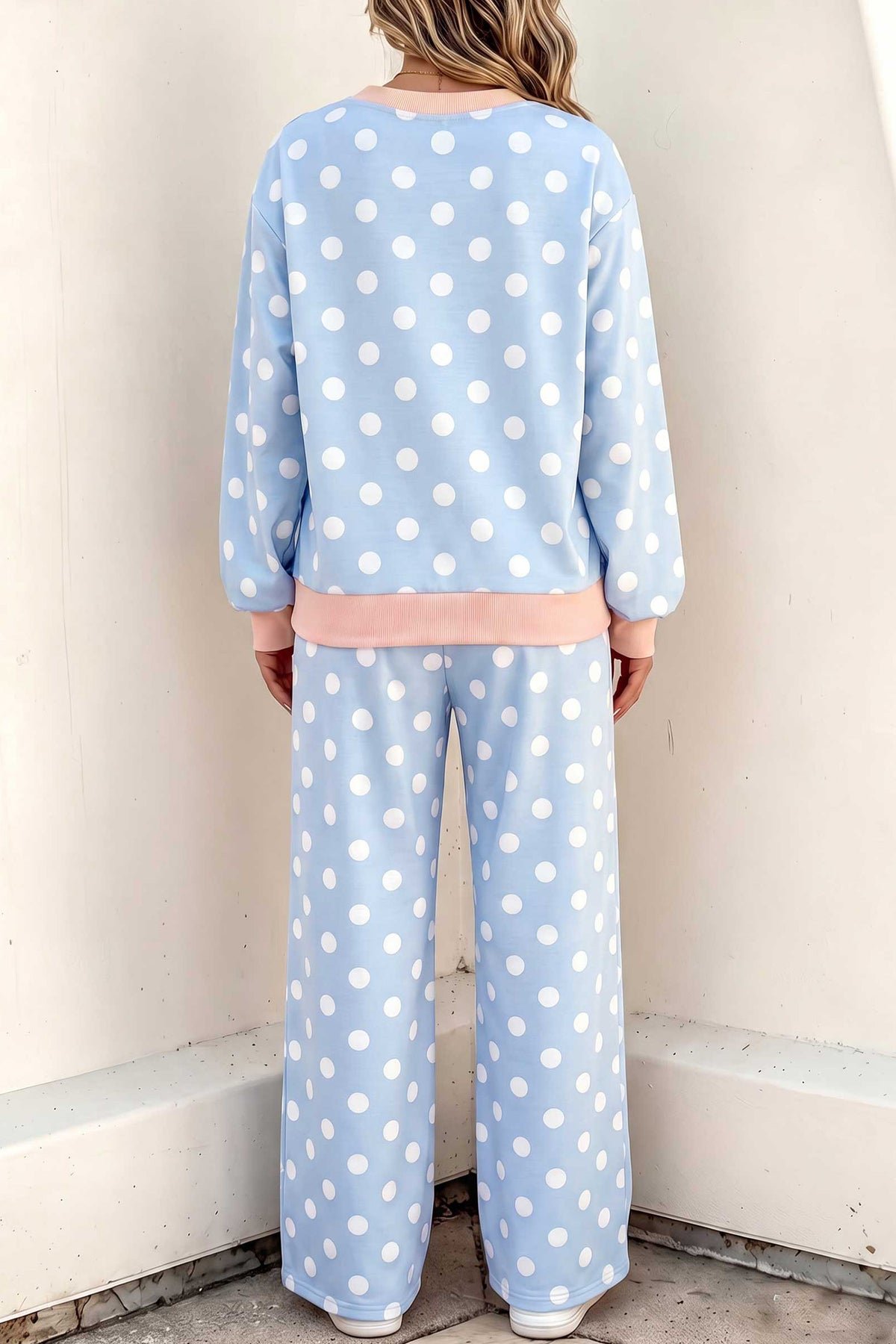 Conjunto de lunares con contraste