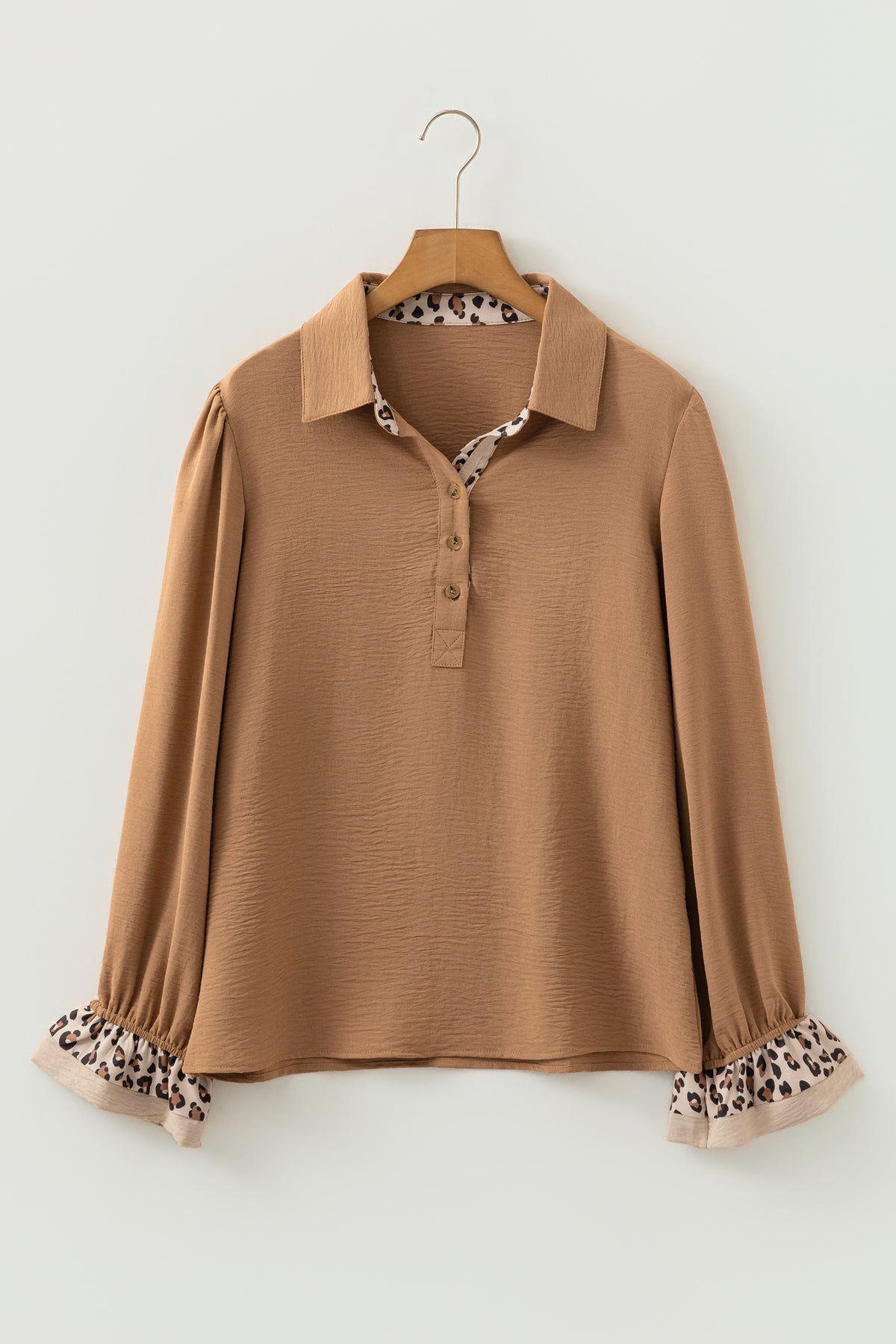 Blusa con detalle leopardo