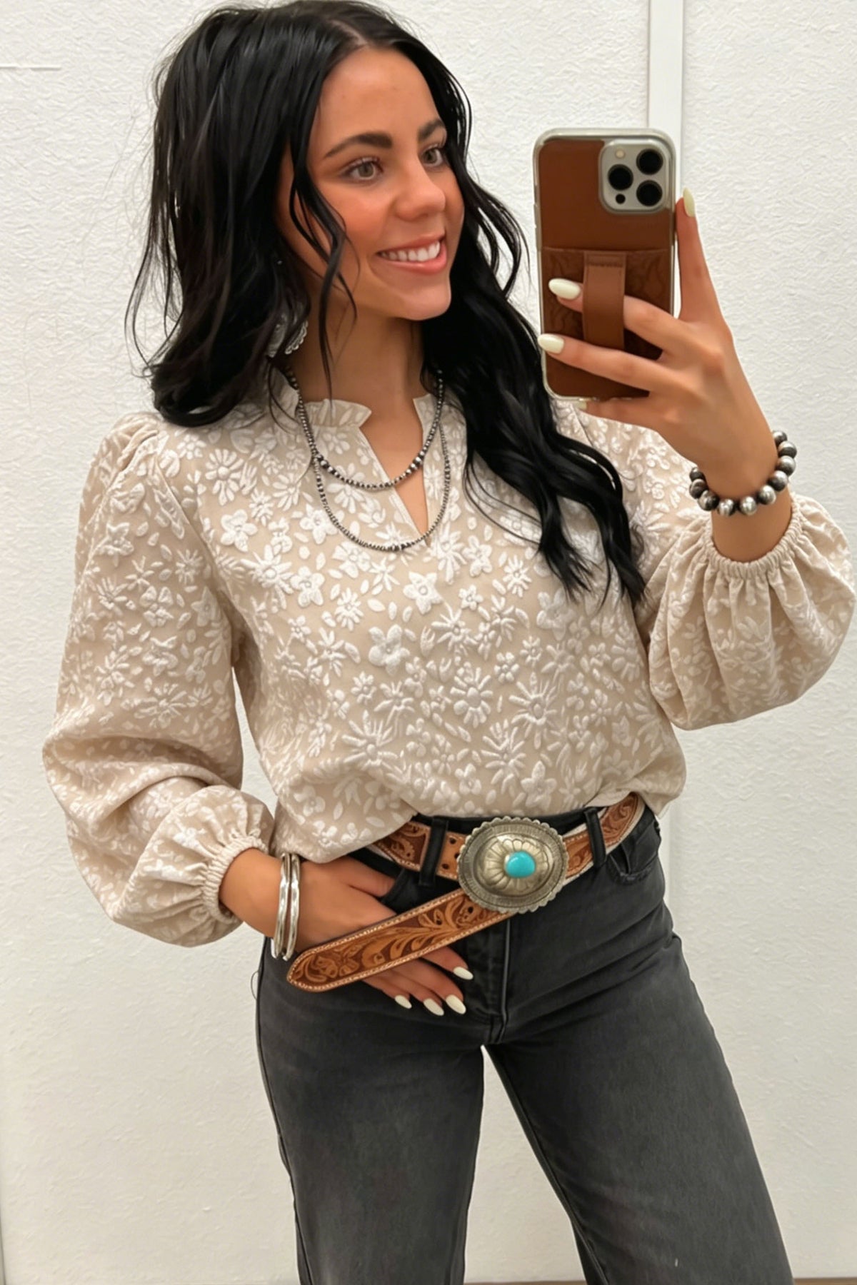 Blusa de flores en relieve