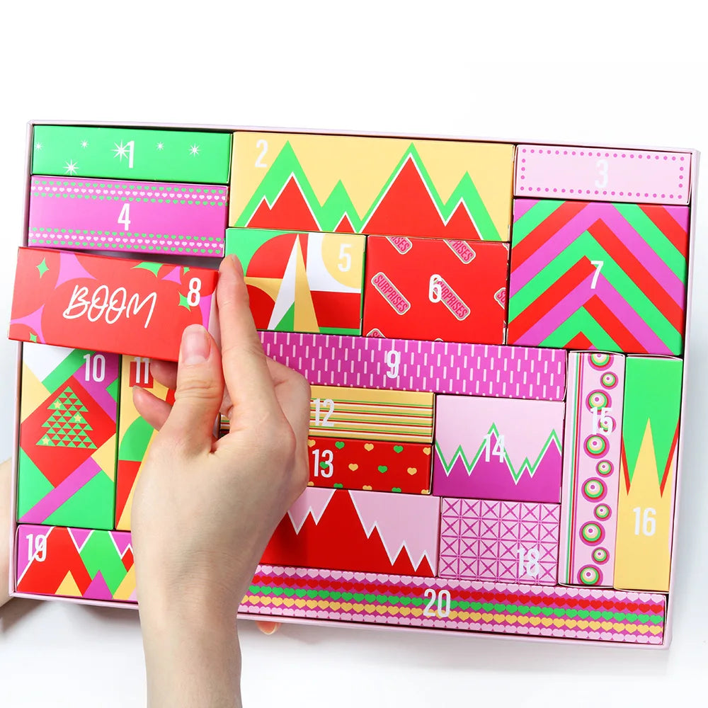 Calendario de Adviento de maquillaje BB Bellezachic con 20 piezas de productos de belleza y maquillaje.