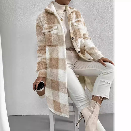 Abrigo largo de cuadros para mujer de la marca BB Bellezachic, con diseño elegante y estilo clásico.