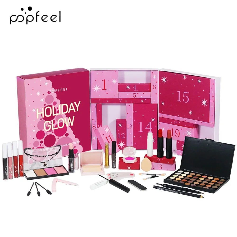 Calendario de Adviento de Maquillaje BB Bellezachic con 24 piezas de productos de belleza y maquillaje en diferentes compartimentos.