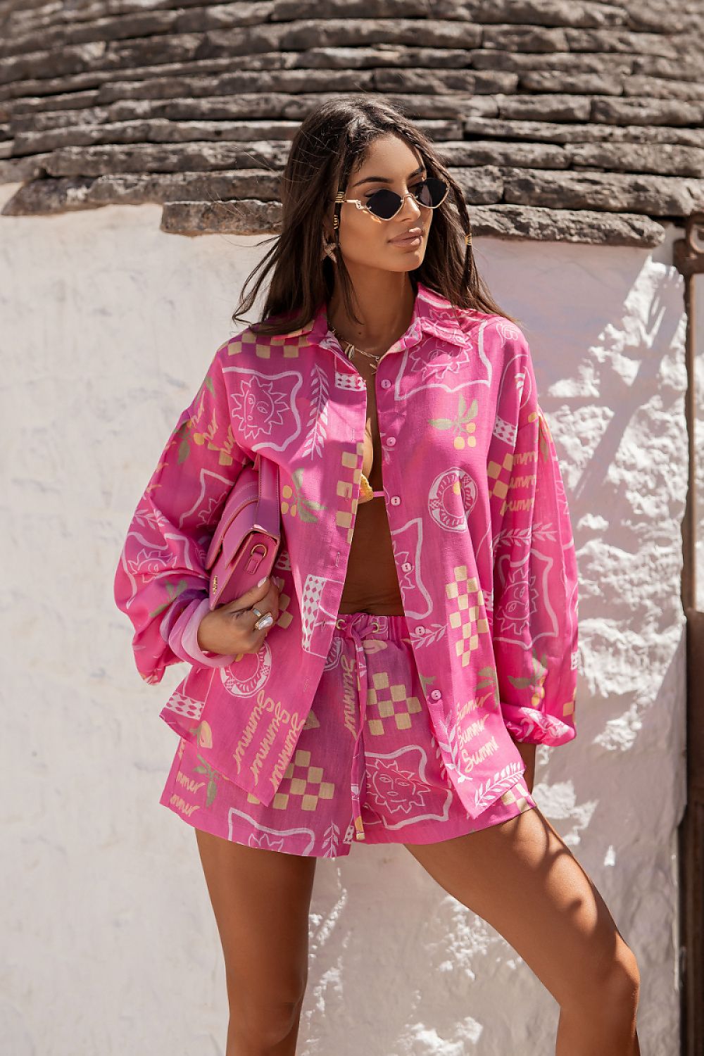 Conjunto de lino Molly de LaBalancia con camisa y shorts en color natural, ideal para verano y días cálidos.