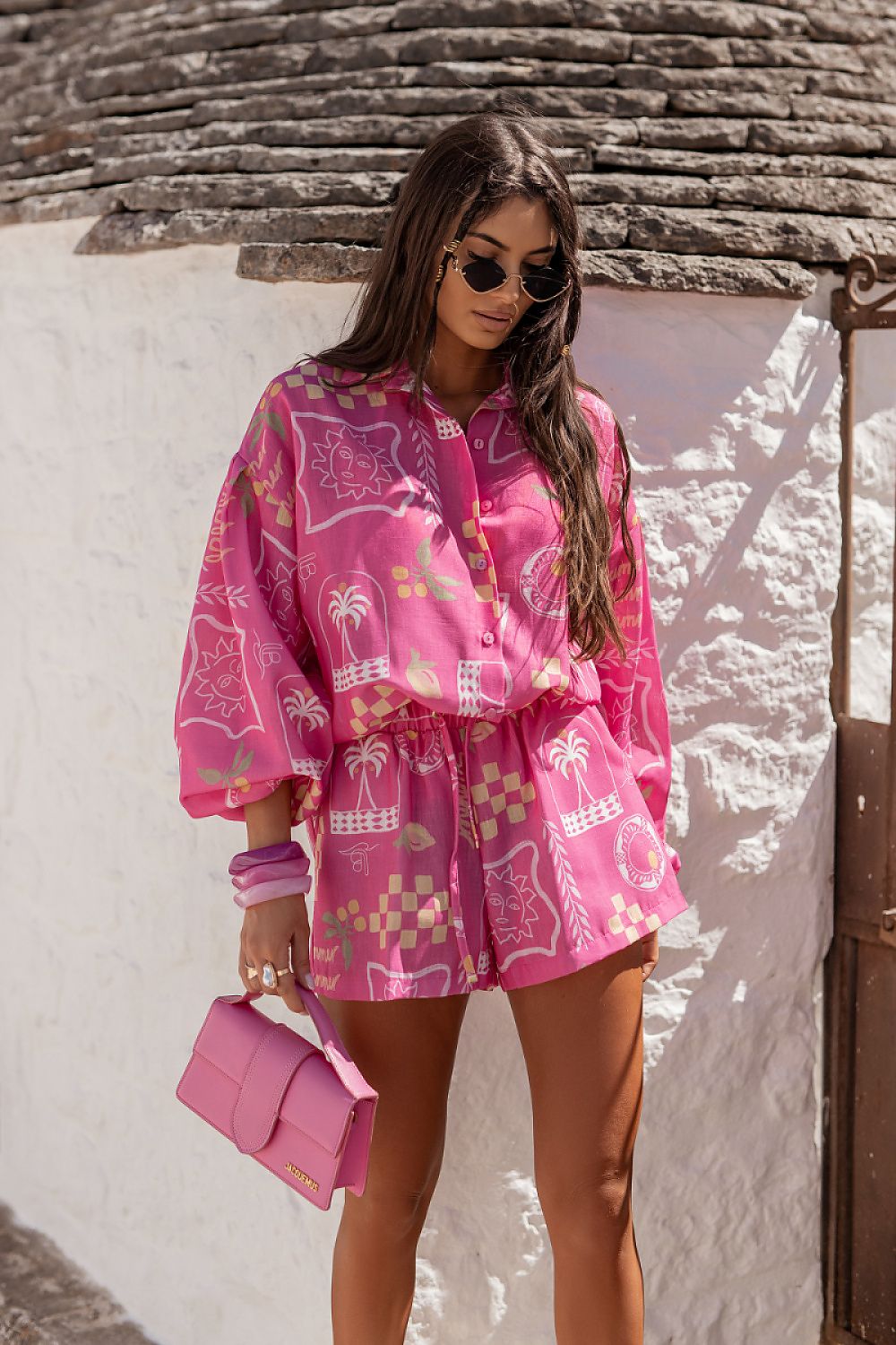 Conjunto de lino Molly de LaBalancia con camisa blanca y shorts a juego, ideal para verano y looks casuales.