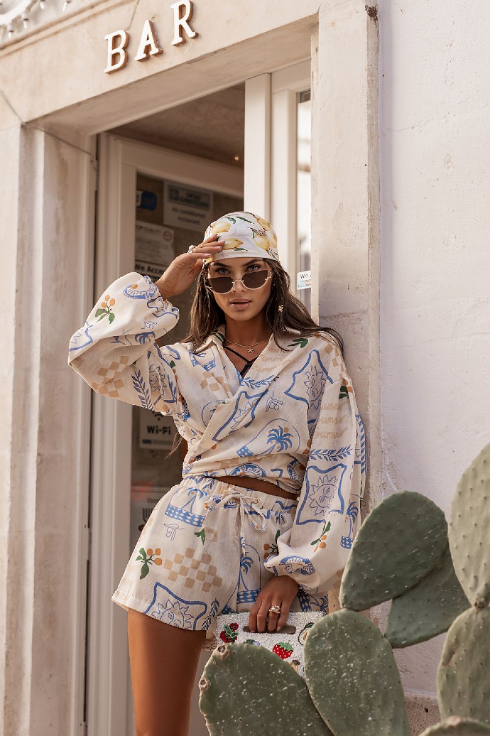 Conjunto de lino Molly de LaBalancia con camisa y shorts en color natural, ropa cómoda y elegante para verano.