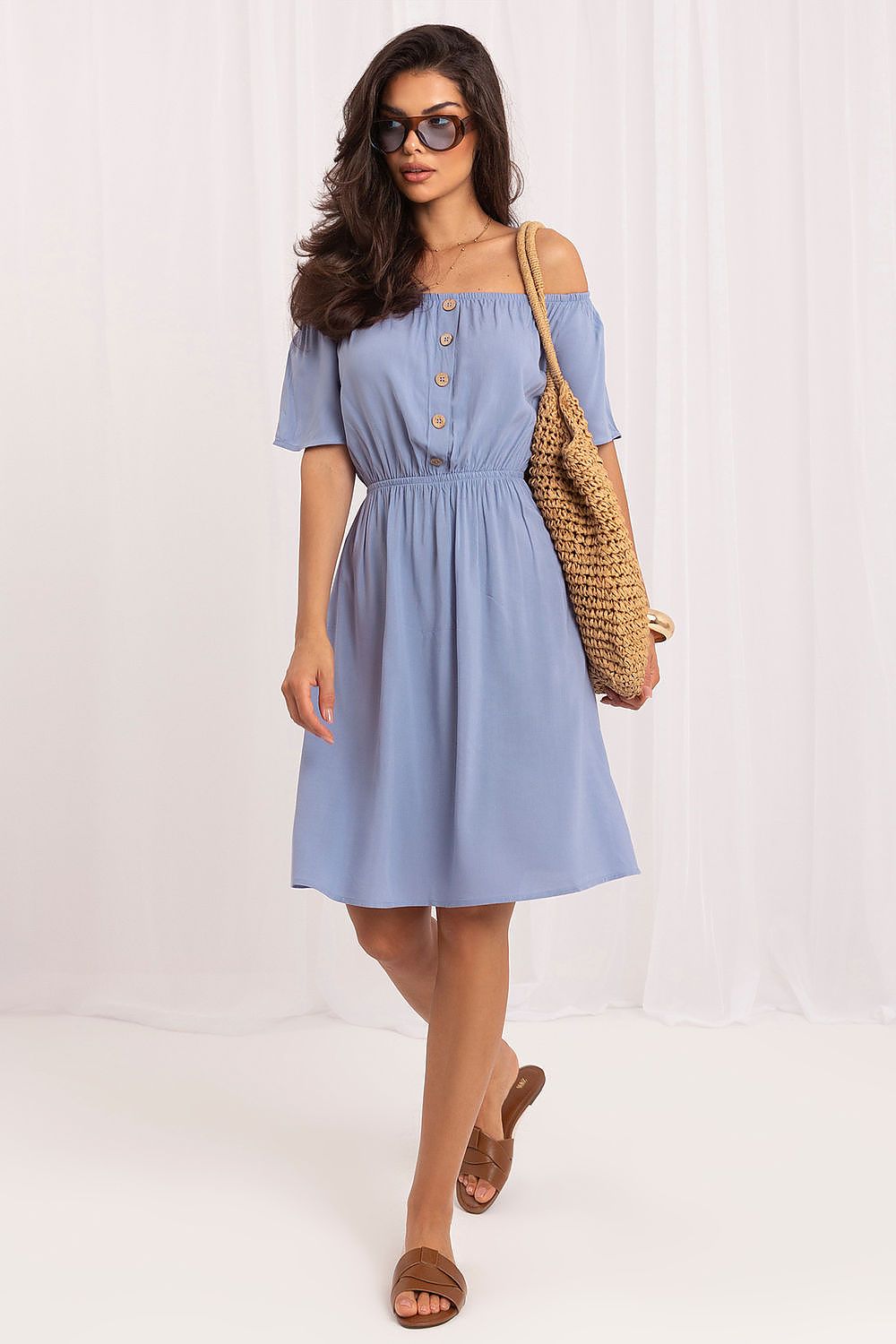 Vestido evasé de viscosa con hombros descubiertos y botones, de la marca Sublevel, en color y estilo elegante.