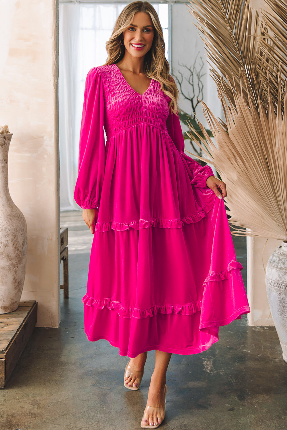 Vestido largo de terciopelo con escote en V
